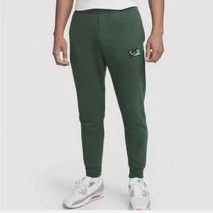 Nike Jogger Club Fleece Sweatpants Green Athletic Patch